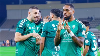 الدوري السعودي.. الأهلي يضرب الشباب بثنائية نارية في الشوط الأول
