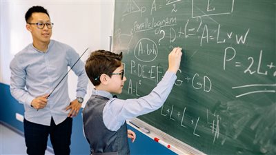 وظائف للمعلمين فى 12 تخصصا بدولة خليجية براتب 49 ألف جنيه مصرى