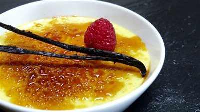 أسهل طريقة لتحضير حلوى الكريم بروليه.. حلوى غربية مميزة 