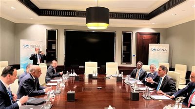 مباحثات بين وزير الكهرباء ومدير عام «IRENA» لتعزيز الشراكة لتأهيل وتدريب الكوادر 