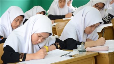 بالاجابات.. نماذج امتحانات الشهادة الاعدادية ترم أول 2025.. الإنجليزي والهندسة 