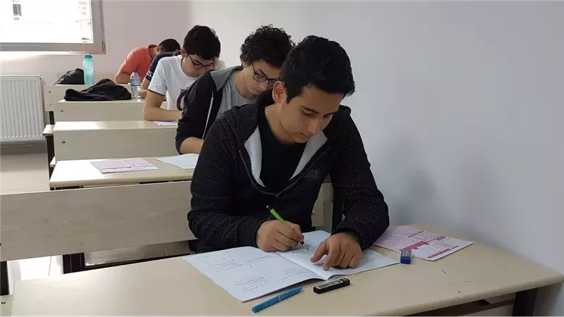 امتحانات الثانوية