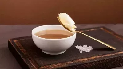 أضراره وفوائدة.. الشاي بالسمن البلدي وصفة تقليدية قديمة