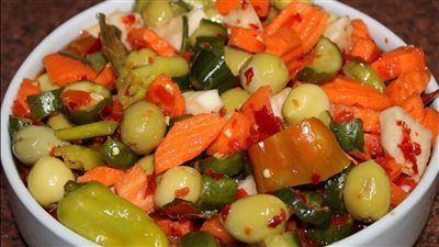 جهزي لرمضان.. طريقة عمل المخلل المشكل بخطوات سريعة 