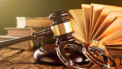 القبض على الطالب المتهم بالاتجار في المستلزمات الطبية مجهولة المصدر بعابدين