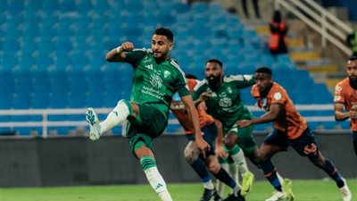 رياض محرز يقود تشكيل الأهلي ضد الخلود في الدوري السعودي