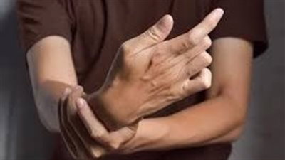 تشنج أصابع اليد.. الأسباب الشائعة وكيفية التعامل معها بفعالية وصحة