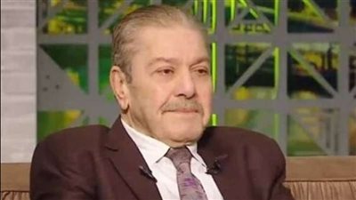 إحسان الترك.. اتهم في قضية قتل وباع شقته للانفاق على مرضه وزوجته 