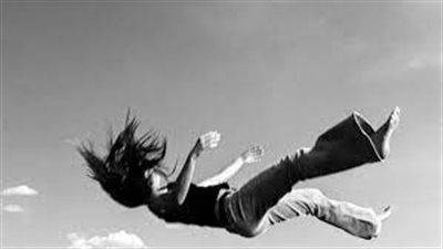 هربت من مرات أبوها.. تفاصيل قفز فتاة من الطابق الرابع بمنزلها