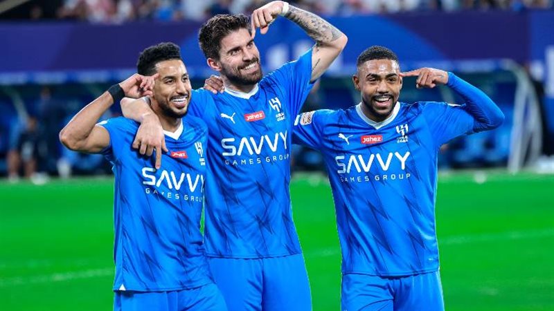 الهلال ضد الفتح