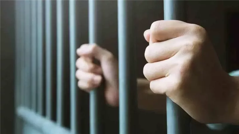 متهم بالمحكمة
