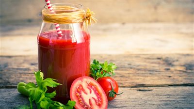 عصير الطماطم والبرتقال بالجزر والبنجر.. يتميزون بفوائد مذهلة 