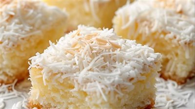 طريقة تحضير كيكة جوز الهند بخطوات بسيطة.. تحلية صحية لنظامك الغذائي