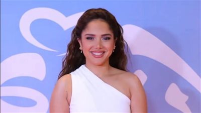 رنا رئيس تتحدث عن الحسد والجراحة وخطوبتها السابقة في حبر سري