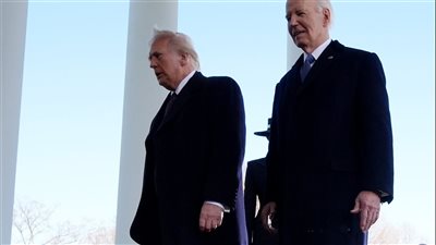 لحظات قبل اليمين: بايدن وترامب يصلان إلى مبنى الكابيتول في نفس السيارة 