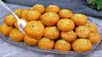 كرات البسبوسة.. خطوات تحضير حلويات شهية ومميزة بسهولة وسرعة 