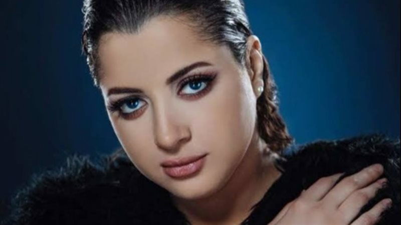 منى فاروق