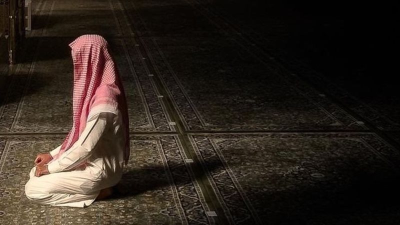 موعد أذان العشاء