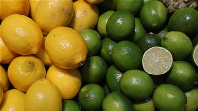 تحولات جنونية في أسعار الليمون اليوم الخميس بسوق العبور 