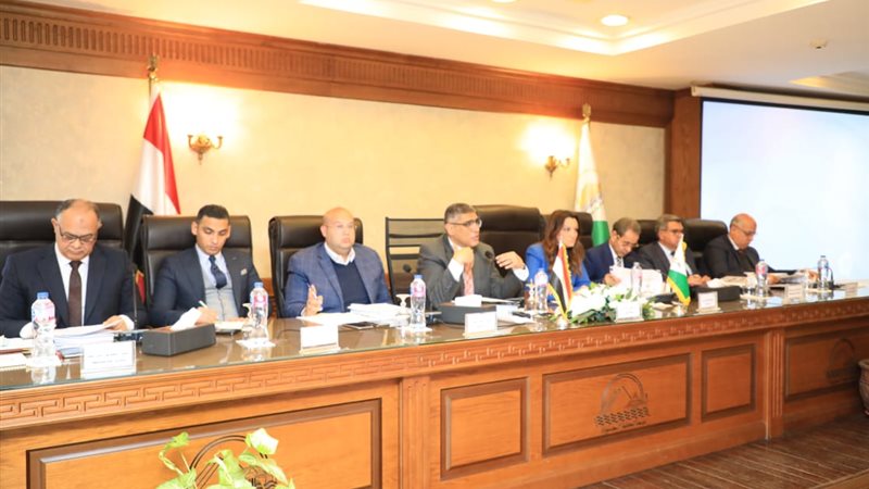 اجتماع محافظ الجيزة