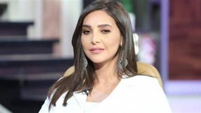 أميرة فراج تطرح أغنيتها الجديدة ”شاطرة”