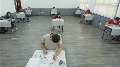 بالصور .. الجامعة المصرية اليابانية تبدأ امتحانات نهاية العام بإجراءات احترازية مشددة
