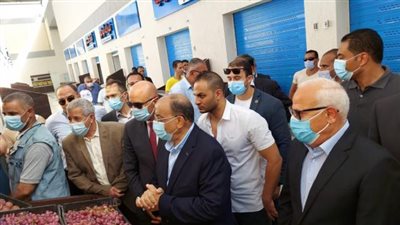 شعراوي والغضبان يتفقدان سوق الخضار و الأسماك وبازار بورسعيد الجديد