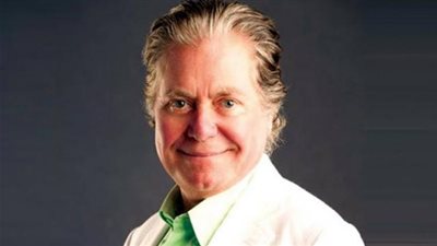 اتصدمنا.. حسين فهمى يعلق على وفاة دلال عبد العزيز