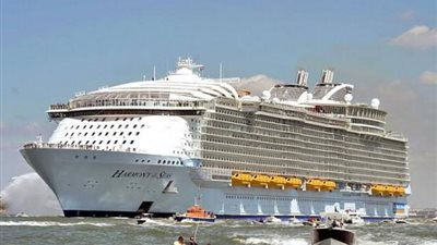 فيروس كورونا يتفشي علي متن سفينة سياحية شهيرة