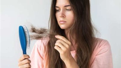كورونا تسبب تساقط الشعر.. حقيقة أم شائعة