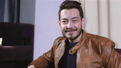 أول تعليق من أحمد زاهر على اتهامه بضرب أحد المصورين في جنازة دلال عبد العزيز