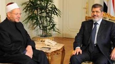 مفتي الجمهورية يروي مذكراته مع المعزول مرسي.. ويكشف مؤامرة ”الذباب الإلكتروني