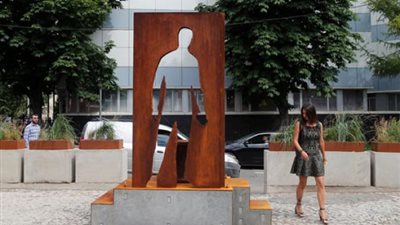 شكرا عمال توصيل الطلبات.. نصب تذكاري في روسيا لدورهم أثناء كورونا