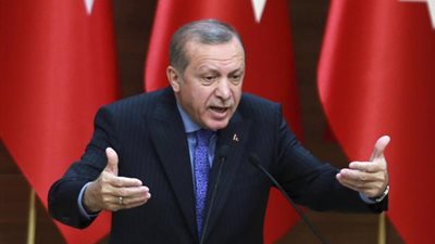 الديكتاتور..أردوغان يستغل القانون لحظر الوصول إلى نصف مليون موقع إلكتروني