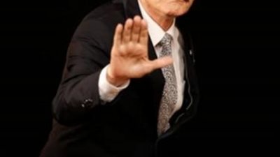 محمد صبحى: مسرحية ”نجوم الظهر” تكسر كل توقعات المشاهد