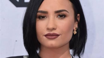 لماذا لم تحضر «ديمي لوفاتو» جنازة جدها؟