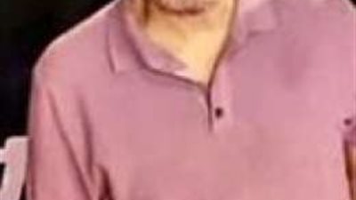 صبرى فواز يروج لفيلم ”موسي” بصورة مع الـ”روبوت” فى العرض الخاص