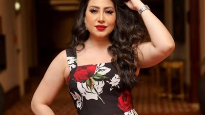 بوسى تجذب الأنظار بـ ”لوك” مميز فى أحدث ظهور لها