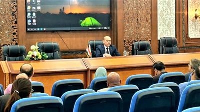 رئيس هيئة التنمية الصناعية يعقد اجتماع موسع مع 16 مستثمر صناعي لمناقشة طلباتهم للاستثمار ببورسعيد