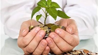 هل يجوز إخراج زكاة المال إلى أم الزوجة الفقيرة؟