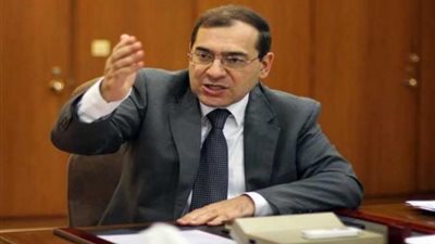 الملا: تحويل 070ر1 مليون وحدة سكنية للعمل بالغاز الطبيعى خلال العام الماضى