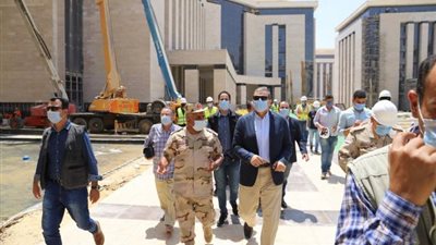 ماذا شاهد «سعفان» في مبني وزارة القوي العاملة بالعاصمة الإدارية؟