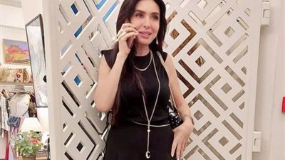 دينا تشعل مواقع التواصل الاجتماعى بفستان قصير عبر ”انستجرام”