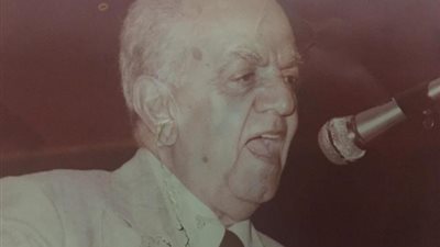 سر القهوة المسمومة التى كادت أن تنهى حياته.. و حكاية زواجه 3 مرات.. أسرار ”ملك المواويل” محمد عبد المطلب