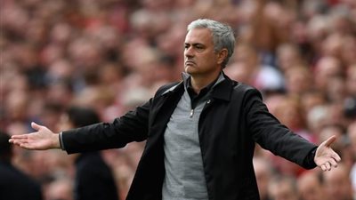 مورينيو يوجه رسالة نارية إلي جماهير توتنهام