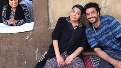 نهى صالح برفقة إسعاد يونس وأحمد السعدنى من كواليس ”200 جنيه”