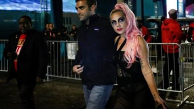 ليدي جاجا حامل من حبيبها مايكل بولانسكي.. حقيقة أم شائعة