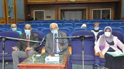 ”التعليم” تناقش إجراءات بداية تصحيح امتحان مادة الفلسفة والمنطق