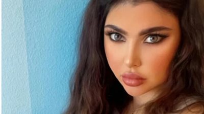 قمر اللبنانية تستعرض حملها بشكل مثير