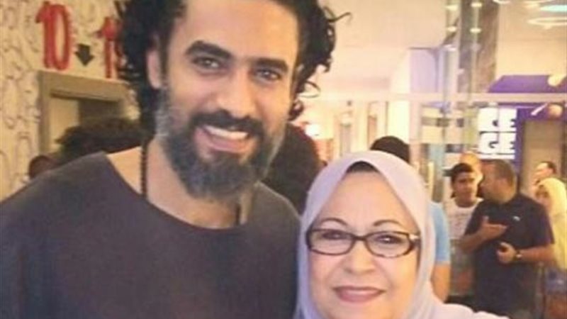محمد علاء ووالدته